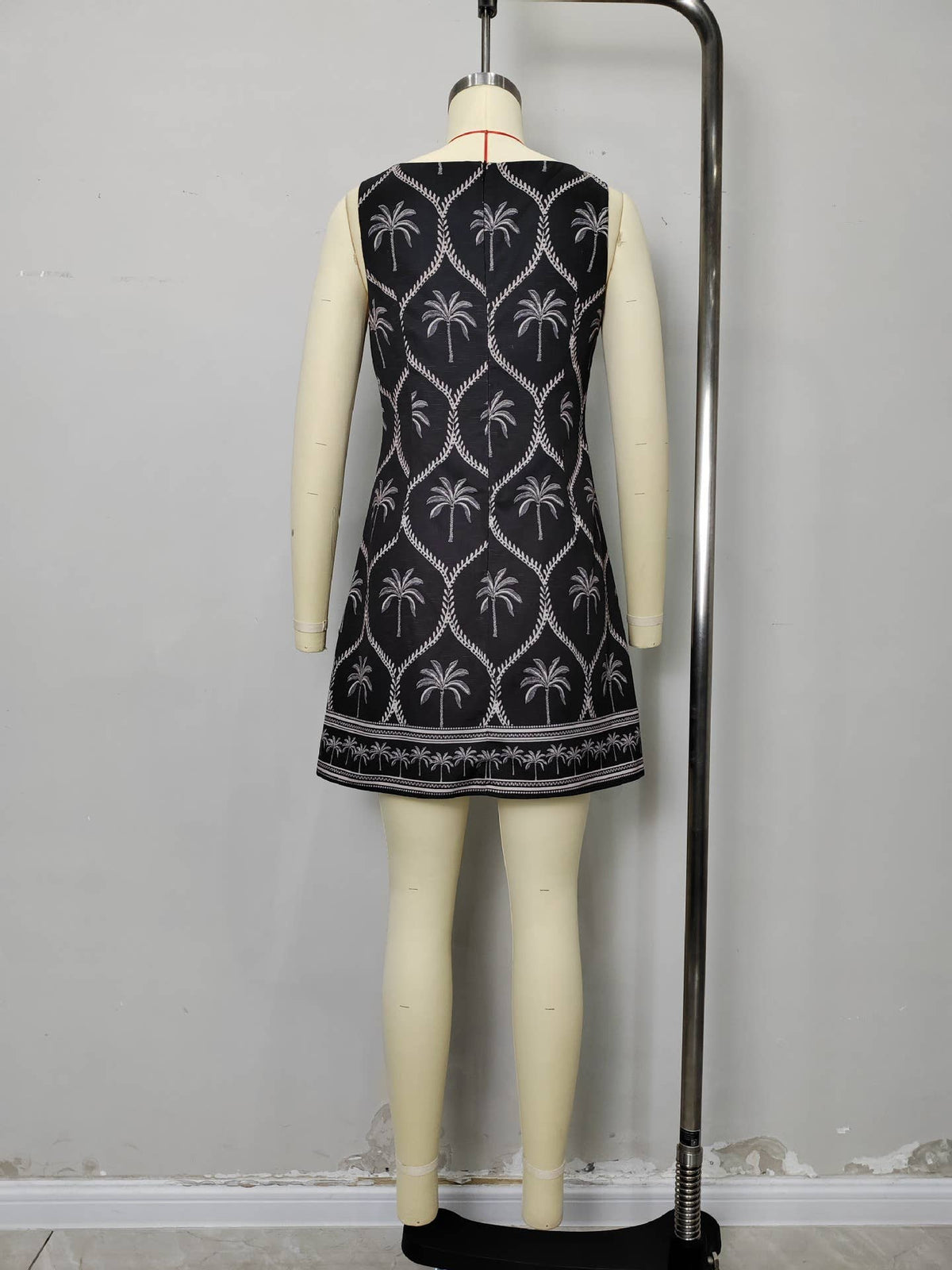 Short and elegant embroidered vest dress