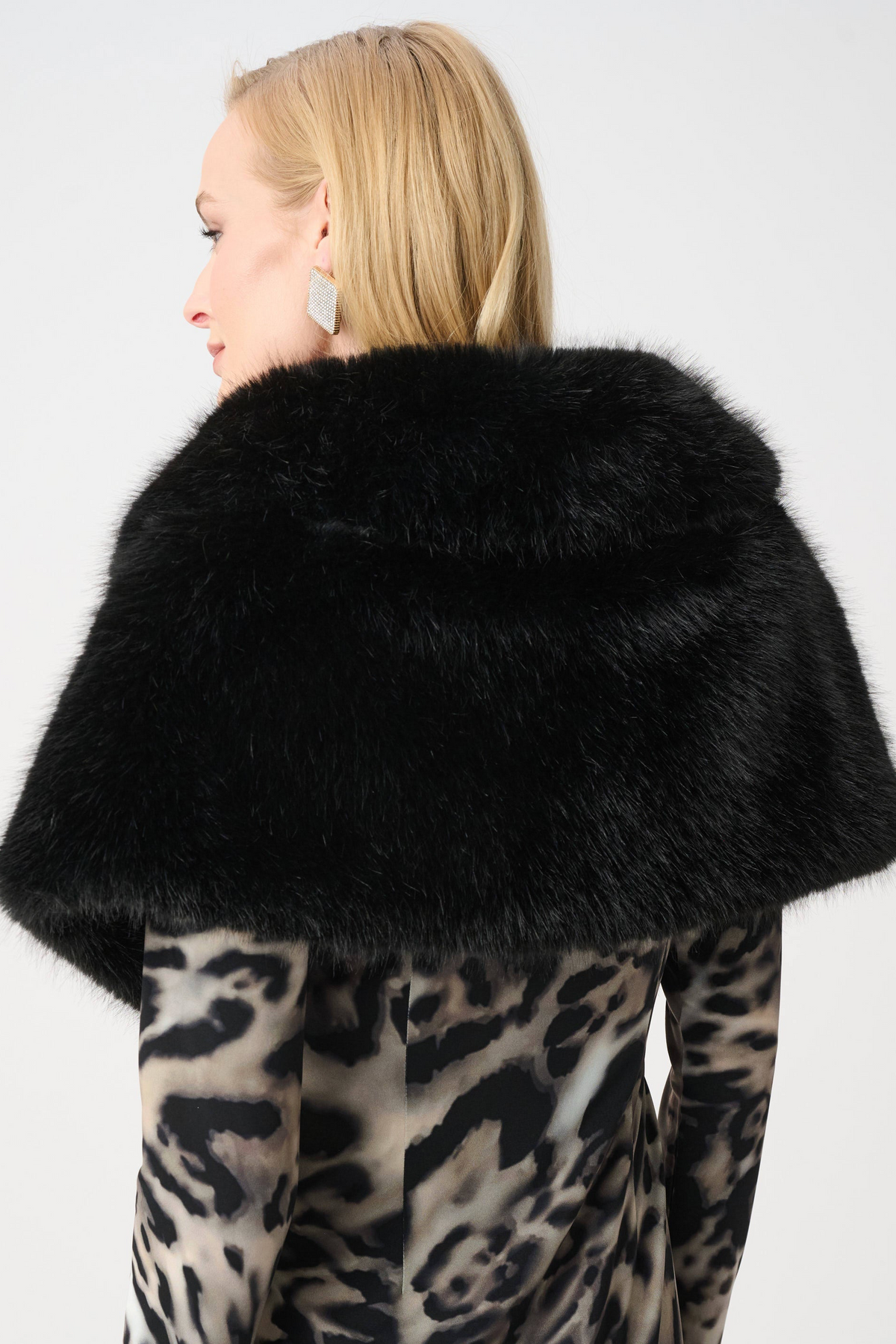 Signature | Faux Fur Shawl Collar Stole