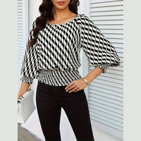 Waist-short-cut color-contrast print T-shirt