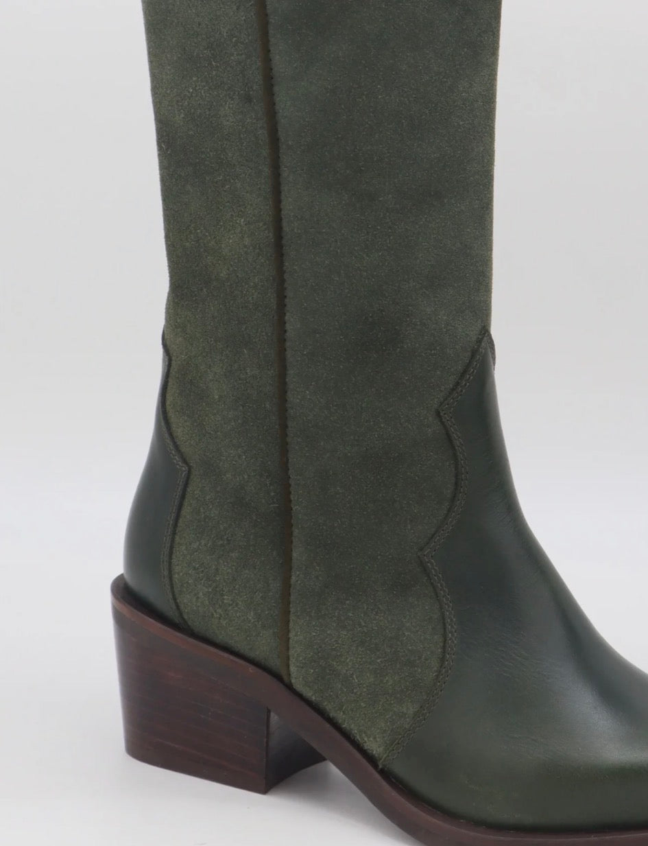 Agiatezza Western Boots in Olive Leather x S uede