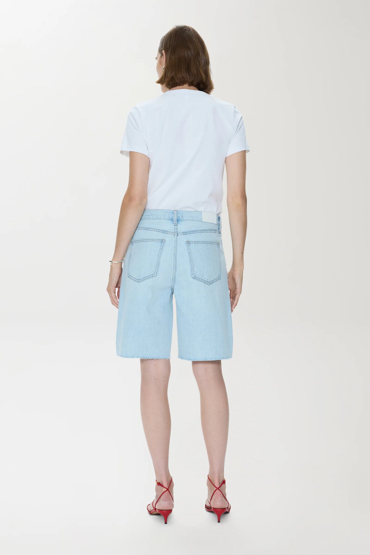 Nolan Relaxed Straight Cut Off - Postcards Vintage