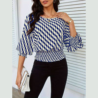 Waist-short-cut color-contrast print T-shirt