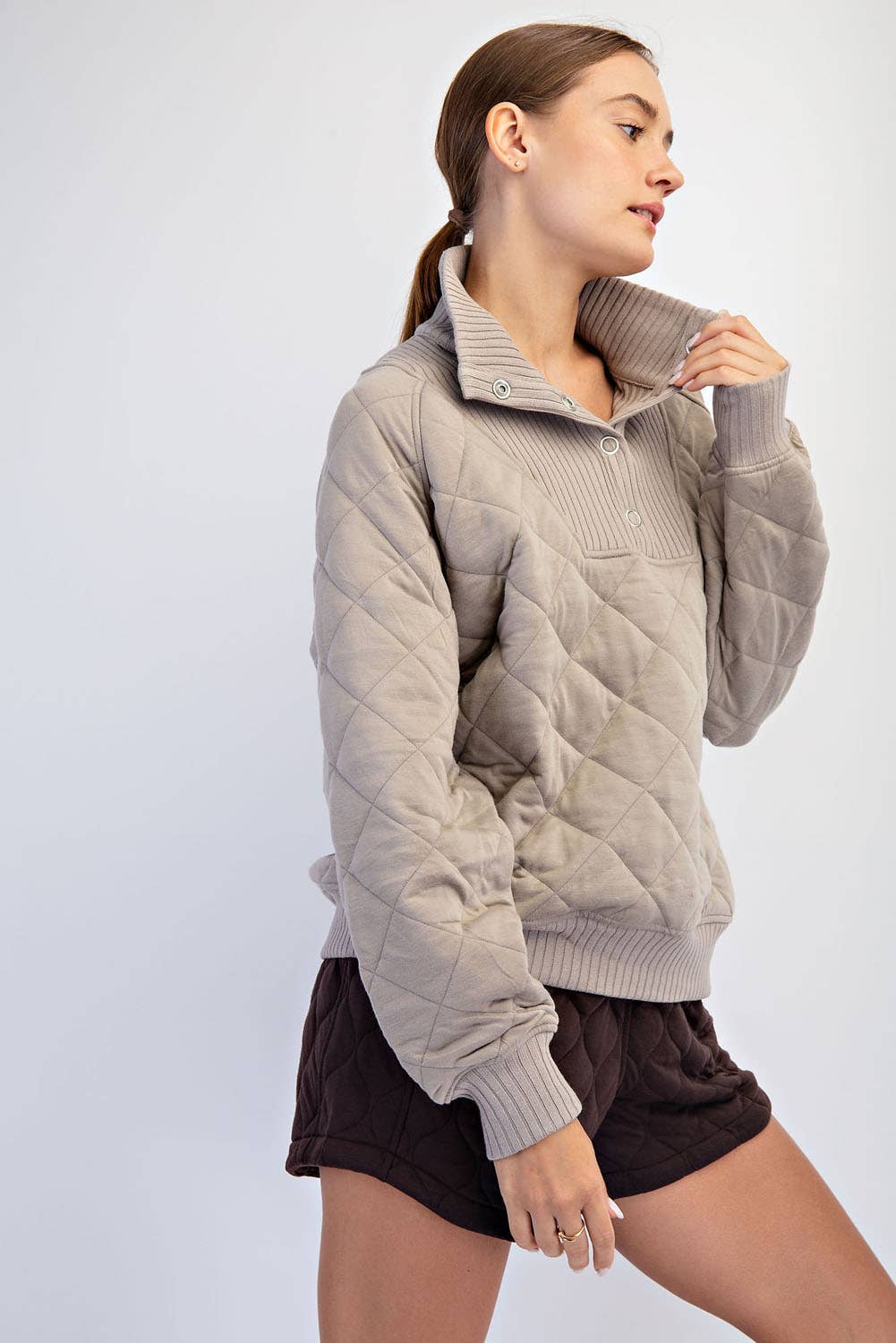 QUILTED SNAP PULLOVER